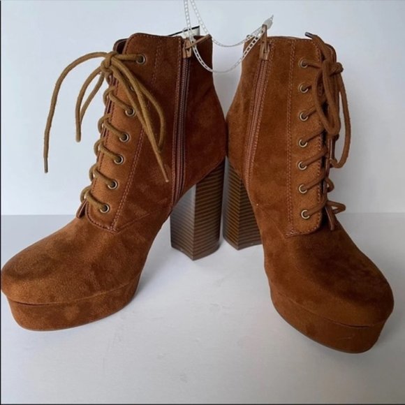 Shoes - ⚡️SALE⚡️Women’s Brown Lace Up Suede Platform Boots